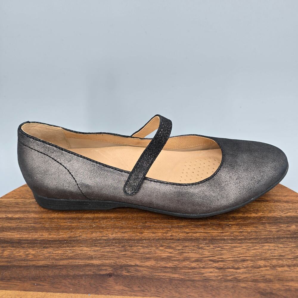 Dansko Lilly Shoes Womens 7.5 38 Graphite Metallic Leather Mary Jane Strap Flats